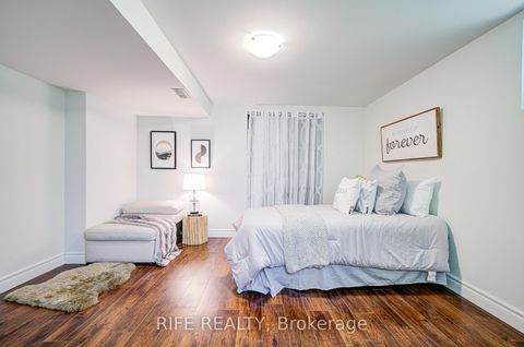Photo 16 at 306 Wenlock Street, Harding, Richmond Hill
