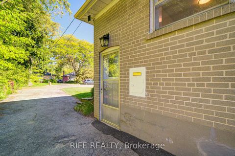 Photo 18 at 306 Wenlock Street, Harding, Richmond Hill