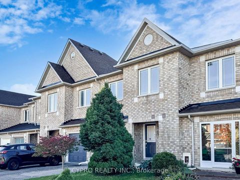 Photo 2 at 33 Bilbrough Street, Bayview Northeast, Aurora