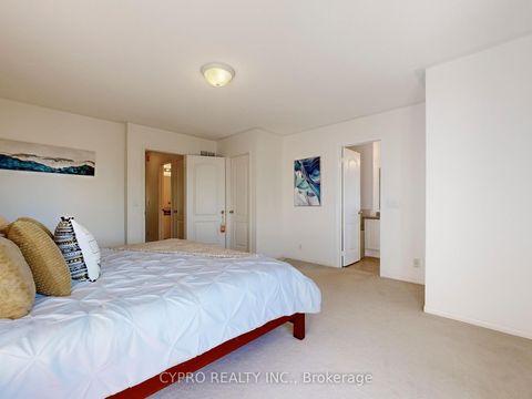Photo 18 at 33 Bilbrough Street, Bayview Northeast, Aurora