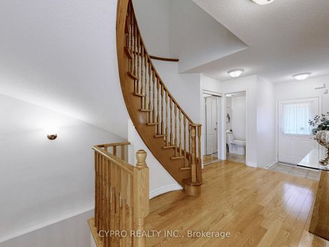 Photo 33 at 33 Bilbrough Street, Bayview Northeast, Aurora