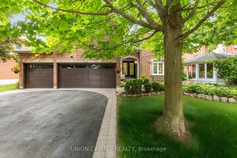 Photo 1 at 86 Charing Crescent, Aurora Highlands, Aurora