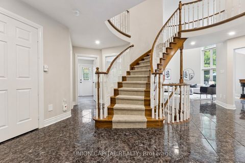 Photo 2 at 86 Charing Crescent, Aurora Highlands, Aurora