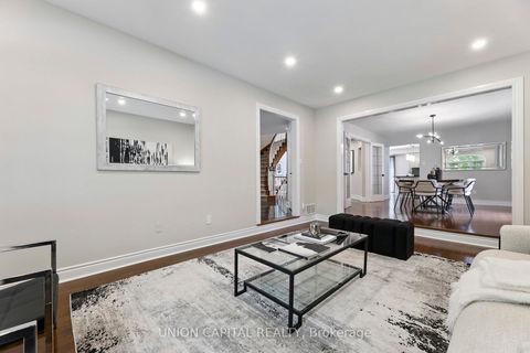 Photo 16 at 86 Charing Crescent, Aurora Highlands, Aurora
