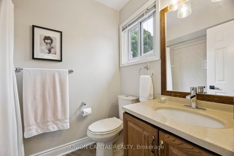 Photo 26 at 86 Charing Crescent, Aurora Highlands, Aurora