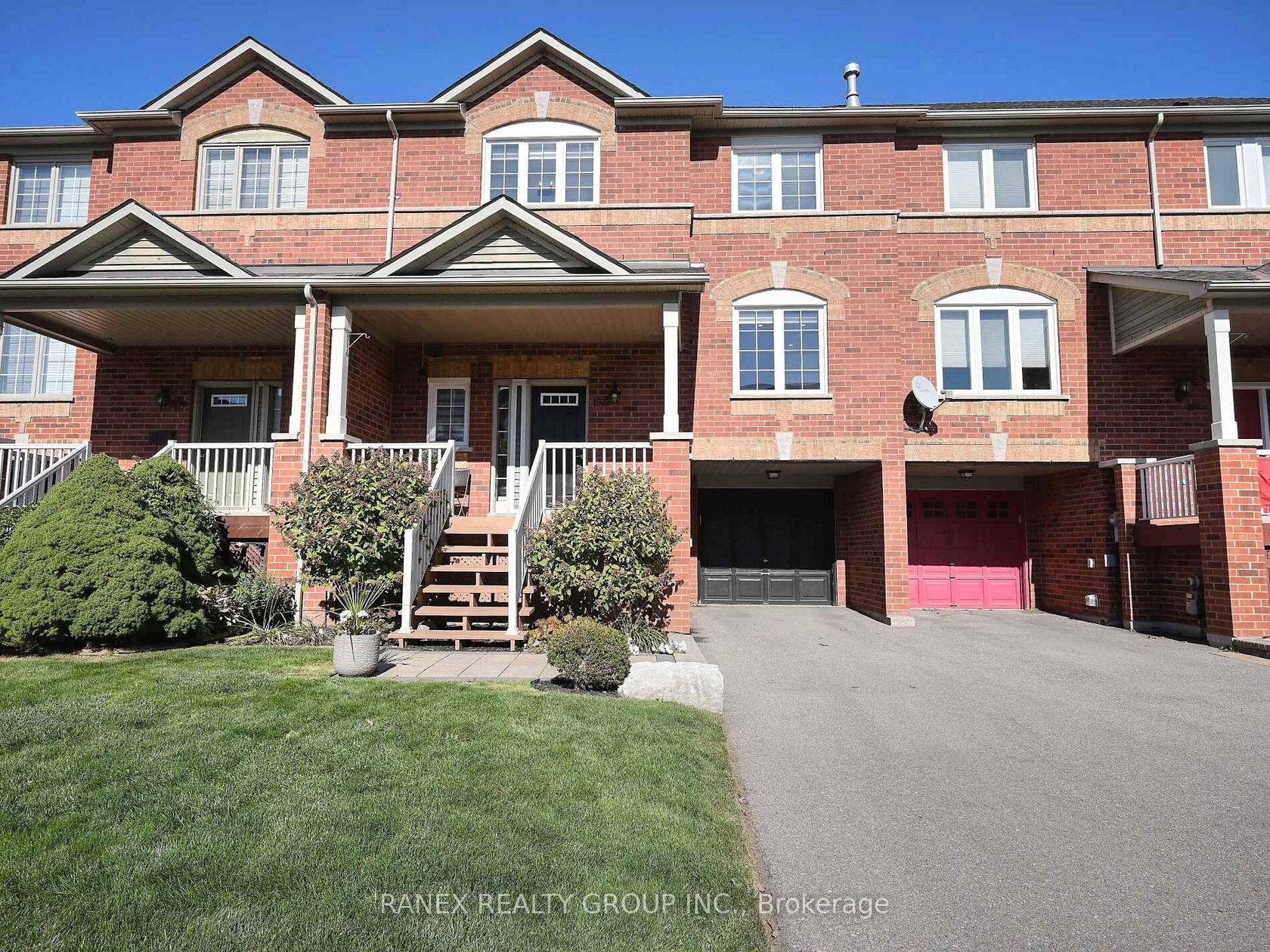 1572 Woodhenge Way, Meadowvale Village, Mississauga by Loree Meneguzzi Real Estate 1572 Woodhenge Way, Meadowvale Village, Mississauga