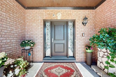 Photo 2 at 8 Springbrook Drive, Langstaff, Richmond Hill