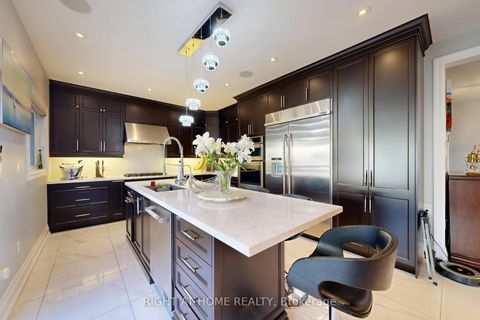 Photo 12 at 8 Springbrook Drive, Langstaff, Richmond Hill