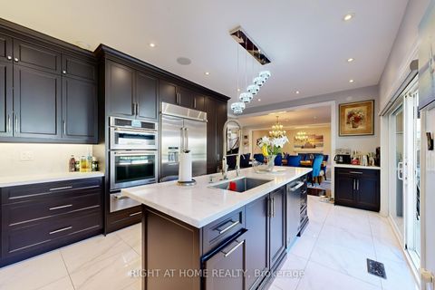 Photo 13 at 8 Springbrook Drive, Langstaff, Richmond Hill