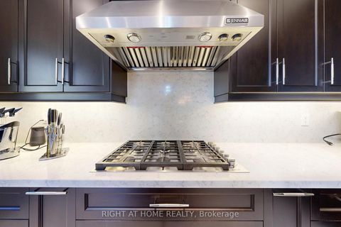 Photo 14 at 8 Springbrook Drive, Langstaff, Richmond Hill