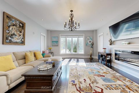 Photo 15 at 8 Springbrook Drive, Langstaff, Richmond Hill