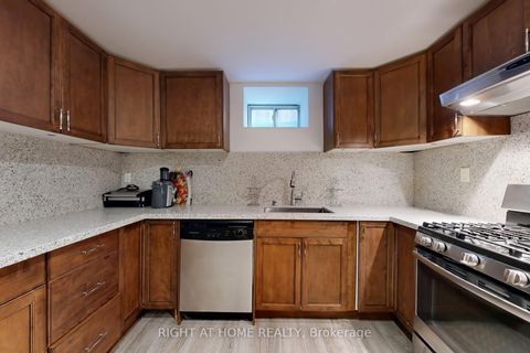 Photo 34 at 8 Springbrook Drive, Langstaff, Richmond Hill