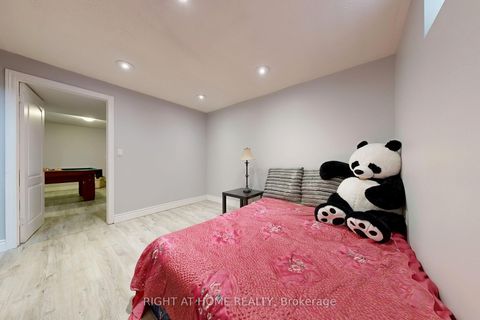 Photo 36 at 8 Springbrook Drive, Langstaff, Richmond Hill