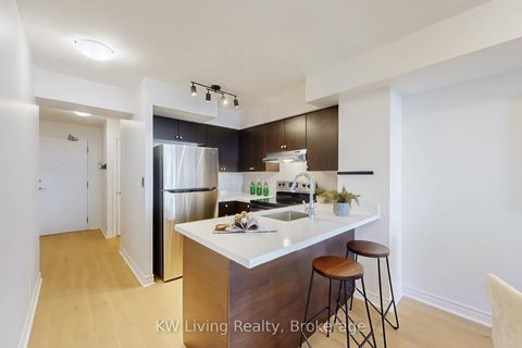 Photo 5 at 509 - 225 Wellesley Street E, South St. James Town, Toronto