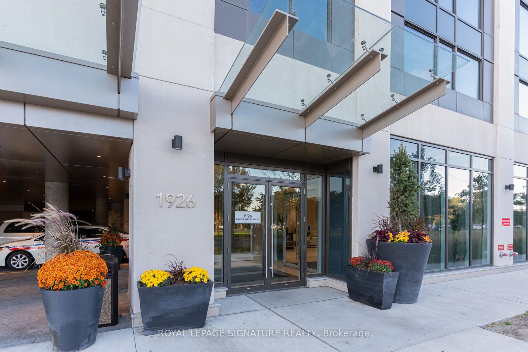 2217 - 1926 Lake Shore Boulevard W, Swansea, Toronto 