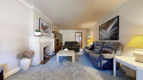 Photo 5 at 325 Waterloo Avenue, Bathurst Manor, Toronto