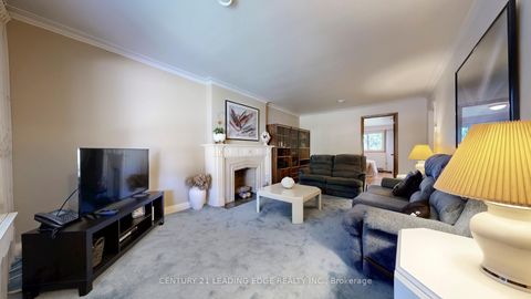 Photo 6 at 325 Waterloo Avenue, Bathurst Manor, Toronto