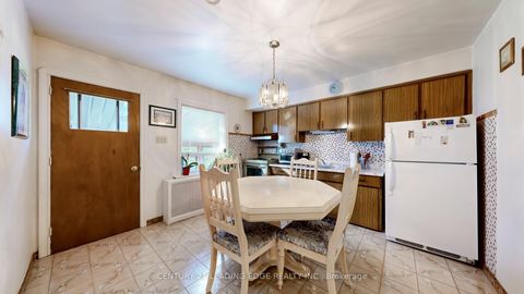 Photo 8 at 325 Waterloo Avenue, Bathurst Manor, Toronto