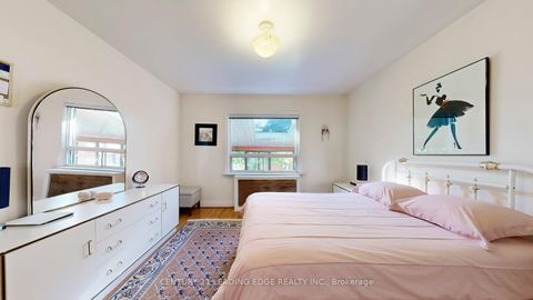 Photo 13 at 325 Waterloo Avenue, Bathurst Manor, Toronto
