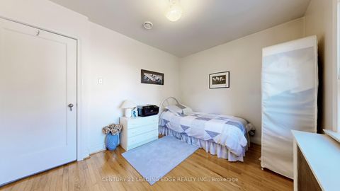 Photo 17 at 325 Waterloo Avenue, Bathurst Manor, Toronto