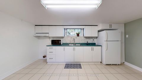 Photo 22 at 325 Waterloo Avenue, Bathurst Manor, Toronto