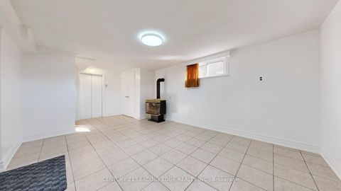 Photo 24 at 325 Waterloo Avenue, Bathurst Manor, Toronto