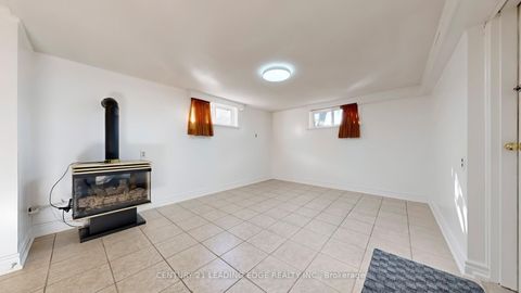 Photo 26 at 325 Waterloo Avenue, Bathurst Manor, Toronto