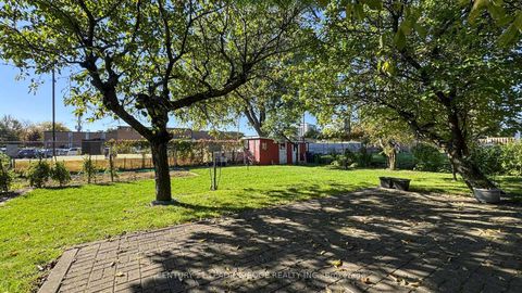 Photo 39 at 325 Waterloo Avenue, Bathurst Manor, Toronto