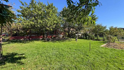 Photo 40 at 325 Waterloo Avenue, Bathurst Manor, Toronto
