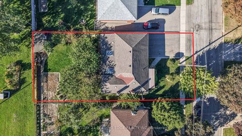 Photo 43 at 325 Waterloo Avenue, Bathurst Manor, Toronto