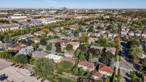 Photo 46 at 325 Waterloo Avenue, Bathurst Manor, Toronto