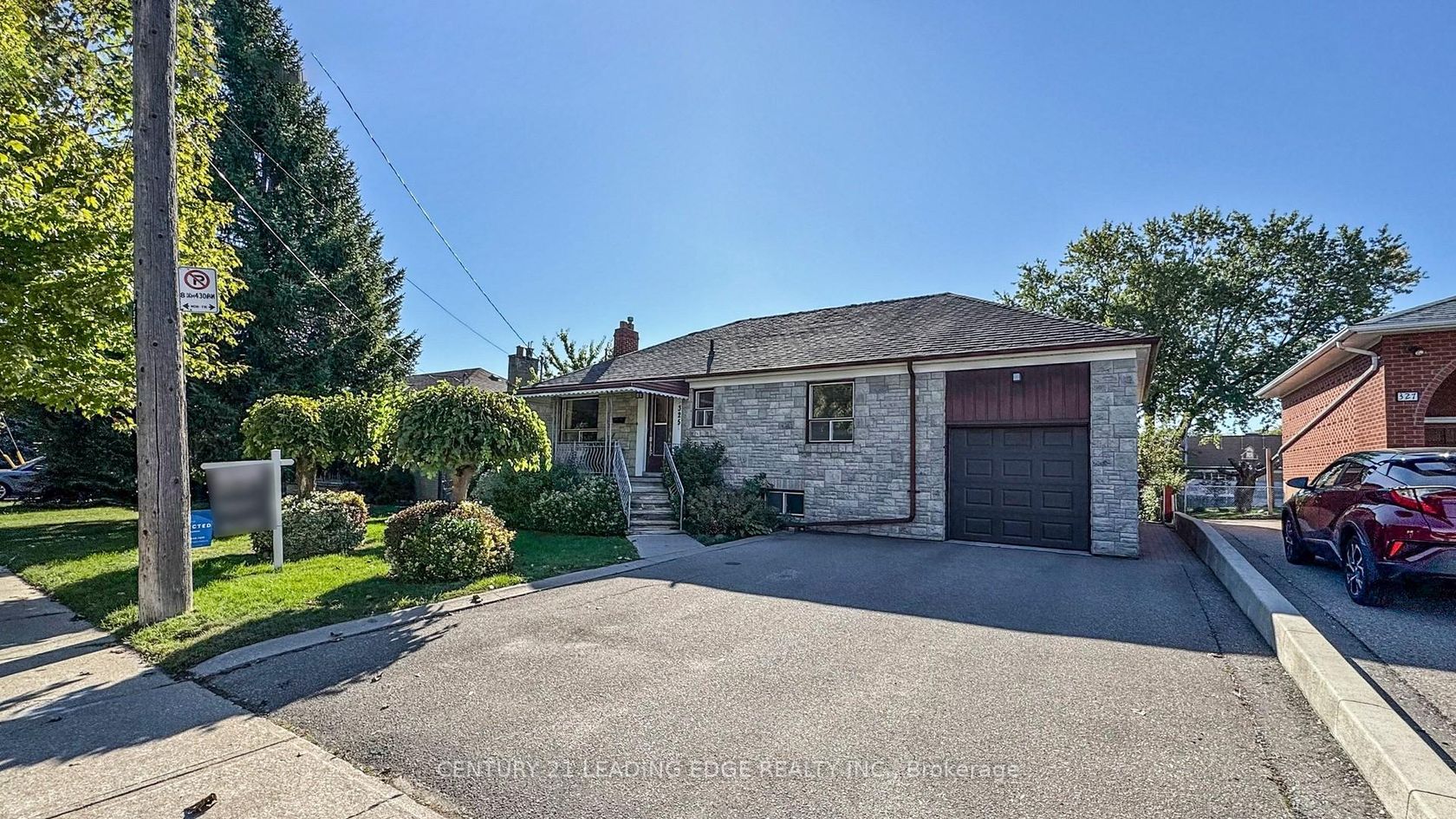 325 Waterloo Avenue, Bathurst Manor, Toronto 