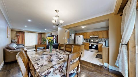 Photo 9 at 37 Foxrun Avenue, CFB, Toronto