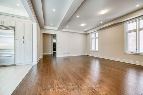 Photo 7 at 160 Winthrop Crescent, Vellore Village, Vaughan Photo 7 at 160 Winthrop Crescent, Vellore Village, Vaughan