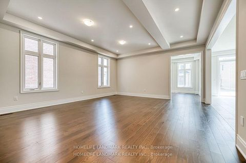 Photo 12 at 160 Winthrop Crescent, Vellore Village, Vaughan