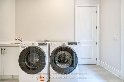 Photo 19 at 160 Winthrop Crescent, Vellore Village, Vaughan