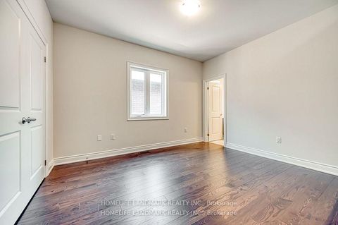Photo 32 at 160 Winthrop Crescent, Vellore Village, Vaughan