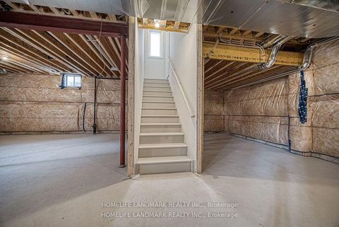 Photo 37 at 160 Winthrop Crescent, Vellore Village, Vaughan