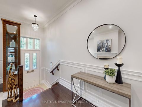 Photo 1 at 11 - 260 Russell Hill Road, Casa Loma, Toronto