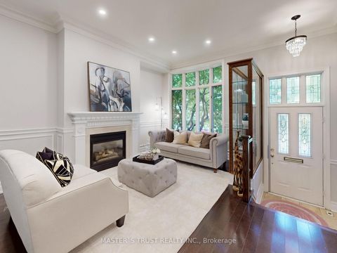 Photo 2 at 11 - 260 Russell Hill Road, Casa Loma, Toronto