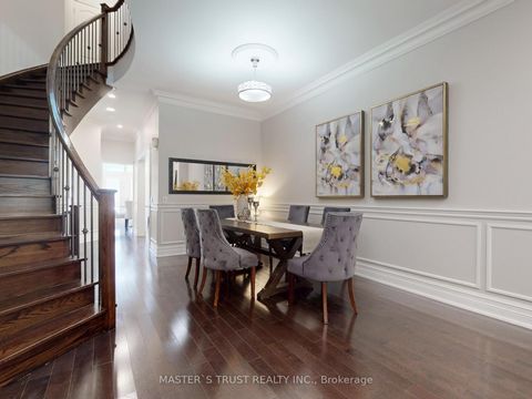 Photo 5 at 11 - 260 Russell Hill Road, Casa Loma, Toronto
