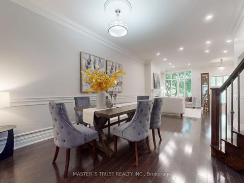 Photo 6 at 11 - 260 Russell Hill Road, Casa Loma, Toronto