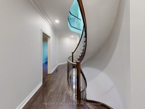 Photo 18 at 11 - 260 Russell Hill Road, Casa Loma, Toronto