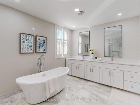 Photo 27 at 11 - 260 Russell Hill Road, Casa Loma, Toronto
