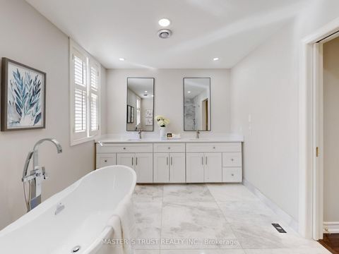 Photo 29 at 11 - 260 Russell Hill Road, Casa Loma, Toronto
