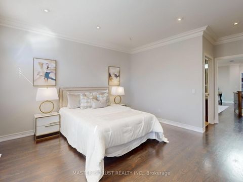 Photo 39 at 11 - 260 Russell Hill Road, Casa Loma, Toronto