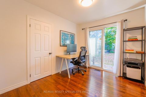 Photo 3 at 18 Corbett Crescent, Aurora Highlands, Aurora