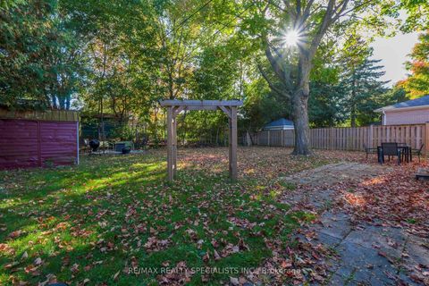 Photo 18 at 18 Corbett Crescent, Aurora Highlands, Aurora