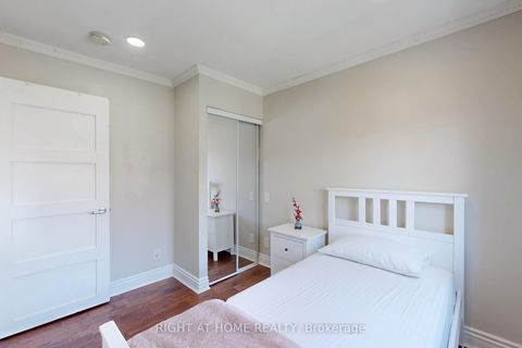 Photo 16 at 36 Juliet Crescent, Eglinton West, Toronto