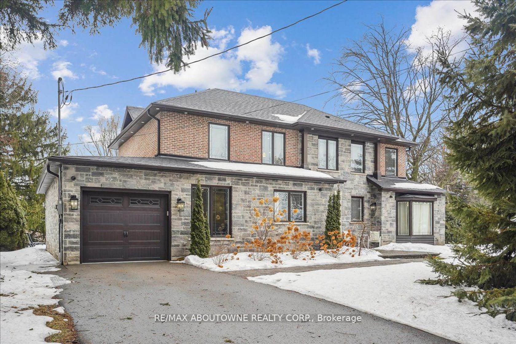 332 Shoreview Road, LaSalle, Burlington by Loree Meneguzzi Real Estate 332 Shoreview Road, LaSalle, Burlington